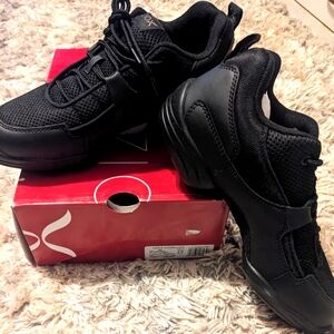 NWT. Capezio Hip Hop Sneakers